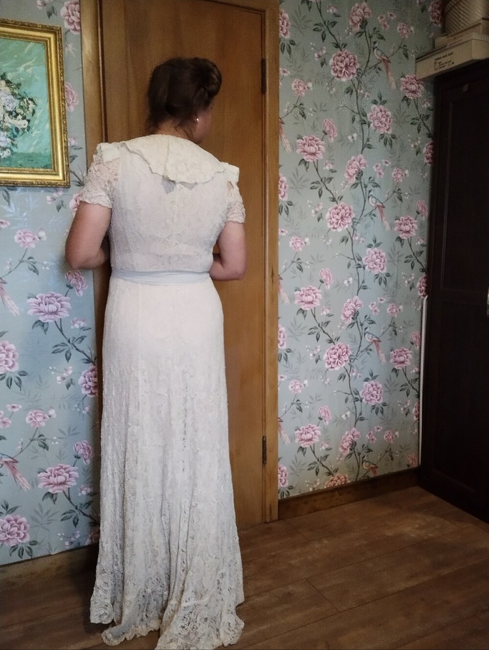 1930s Lace Dressing Gown - Picture 3 of 13